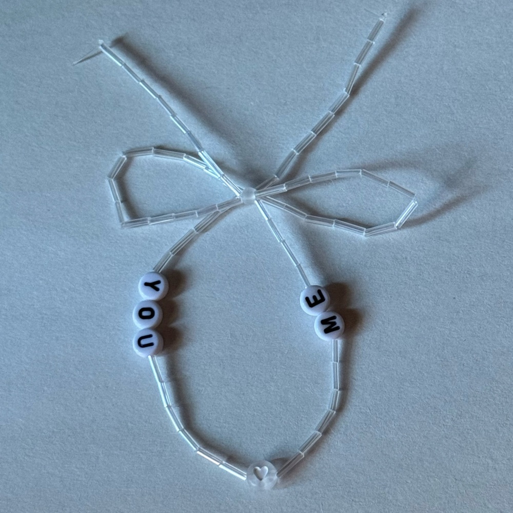 Taylor Swift invisible string bracelet